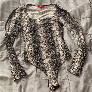 Guess snakeprint body suit !